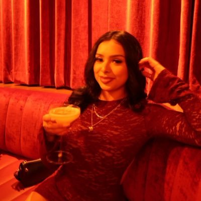 deniseemariii's profile picture. 