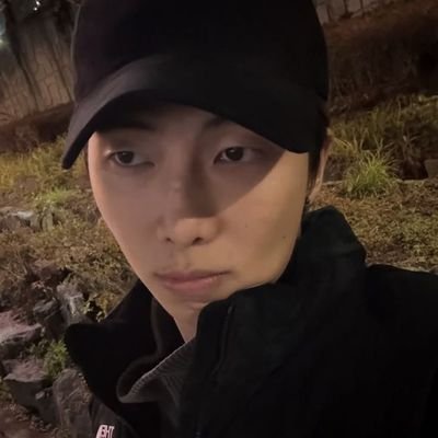v_jkoo's profile picture. 