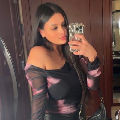 YezzzyR9's profile picture. 