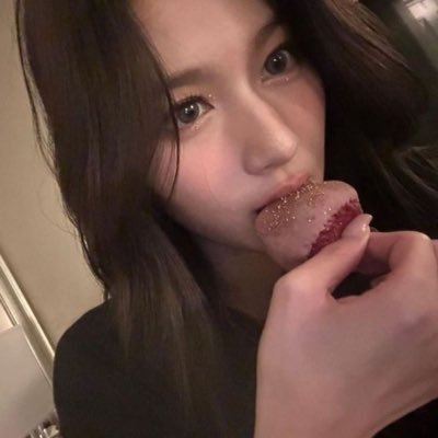 luneryth's profile picture. ꢢ .. mostly roblox 🎣🎭💍─── skz .. tbz .. twice .. n yapp