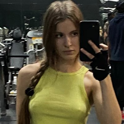 sonyaOnX's profile picture. Code sorceress, mother of data models and the breaker of monoliths 🧙🏻‍♀️ Solo iOS Developer, Creative, Nerd