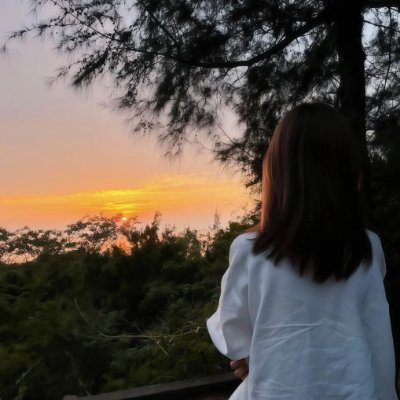 Forestisgirl's profile picture. Coming from the Thai sunshine, bathed in the gentle warmth of the Lion City