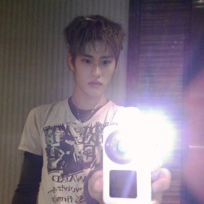 doubllebe's profile picture. 