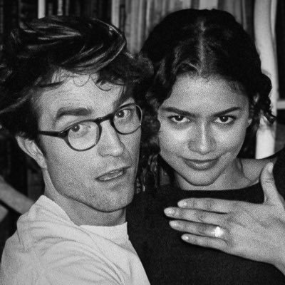 _lorasss's profile picture. 🎬🌻✨— https://t.co/2Bh94dlI1F / Mother of @_filmcrave.