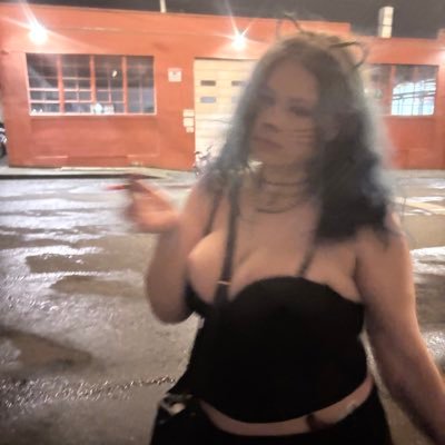 coolhotgirl22's profile picture. 