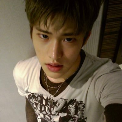 kyosvteez's profile picture. that girl who is obsessed with sad bls, kpop, animes and hironos (๑˃̵ᴗ˂̵)