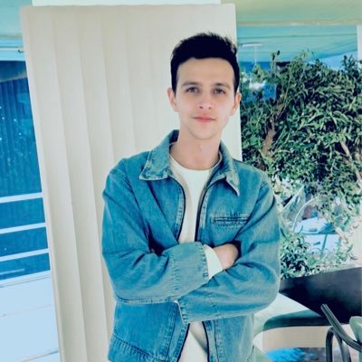 Hasanyaser2000's profile picture. اللي يبغي يفهم حقيقه الدنيا يصاحب خياط الاكفان ♥️https://t.co/ABHx7f0Vgt