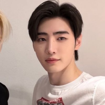 __Sunghoonie_'s profile picture. 