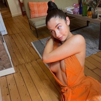 Cecilia9336's profile picture. official page