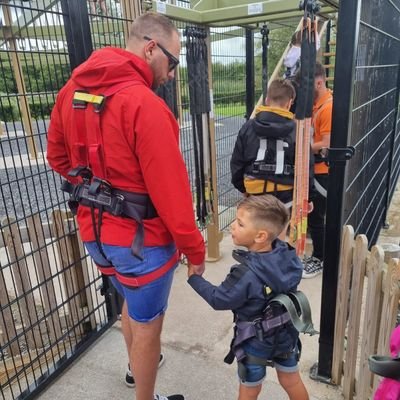 MrSionnbk15's profile picture. Husband, Father and former Rugby player for Nantyffyllon RFC.
current Morriston RFC player and coach. Football nut, F1 fan and boxing  nerd.