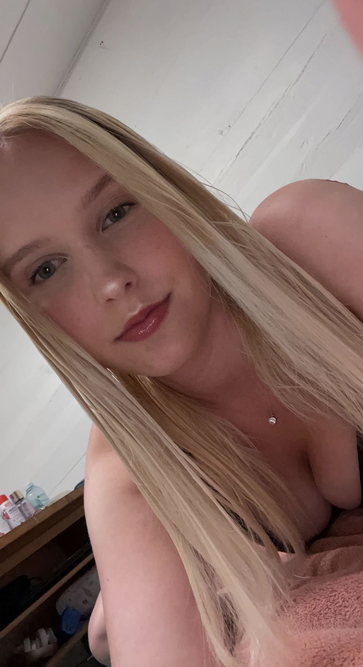 Julinahn_758's profile picture. NYC | 18 💕 backup acc