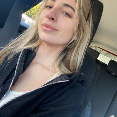 PinkTeaz's profile picture. Hayat oyunlarla geçiyor