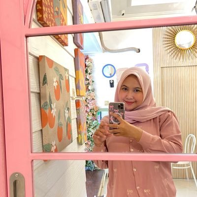 apostraphie's profile picture. akun yapping