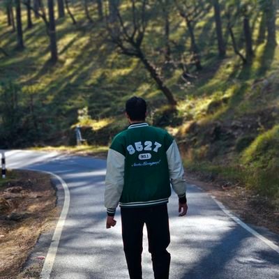 rural_nomad's profile picture. शून्य से भी सूक्ष्म 
आकाश से अनन्त                                                         
Kedarnath 📍
Uttarakhand