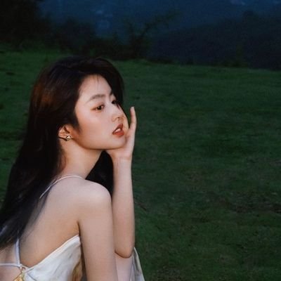 sixxcats's profile picture. FICTIONAL - STRICT!IC ||  𝐴𝑚𝑒𝑙𝑙𝑖𝑎 𝐿𝑖𝑢 — A cat lover and a sunshine. Miaomao Cafe Patisserie Owner. #徐若晗 written by 𝐇𝐀𝐙𝐔