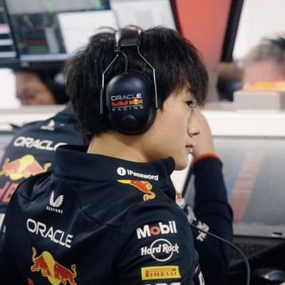 vroom_tsunoda's profile picture. she/her | 22 | yuki supremacist