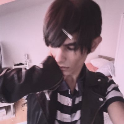 jutdwao's profile picture. Fashion, music & yapping