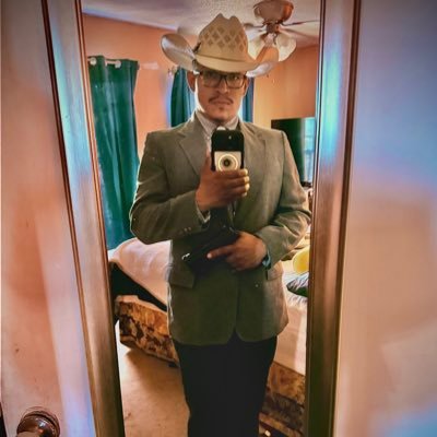 took1toomany's profile picture. 25