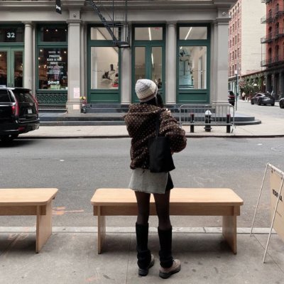 riddle_miccm's profile picture. Exploring the quiet streets, where every corner has its own story. 🌆 
The simple moments, like this one, are what make city life so captivating.