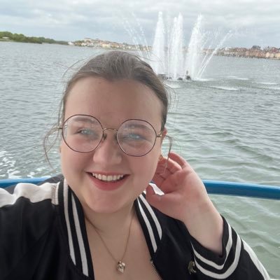 conniestitution's profile picture. 23 ~ oxford ~ she/her ~ still in the city, yes, I’m surprised too