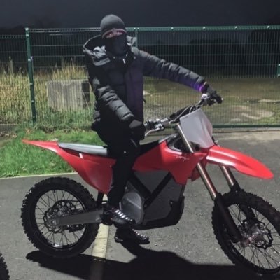 Alphaa_K's profile picture. 19 year old trapstar 📥 size 10 🧦 cashmaster/scally/chav/road man/charva/bikelife/ cash meets/customs/cam sessions https://t.co/tlwaEvu5BK