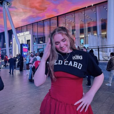 hungthelights's profile picture. “why aren’t you here diva!? 🫶🤞” @ROLEMODELNATlON 🍯