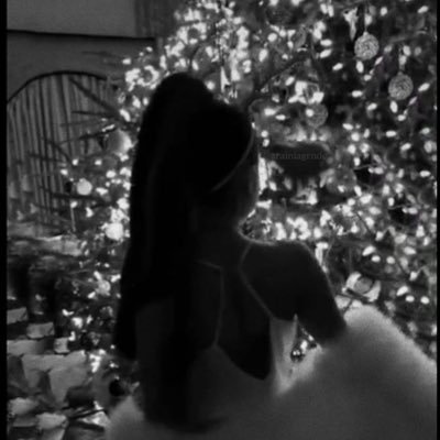 sweetnerrose's profile picture. 𖦹 ☼ ⋆｡˚⋆ฺ ♡ | ɹǝuǝʇǝǝʍs | excuse me, um, i love you ♡ couldn’t be happier🫧