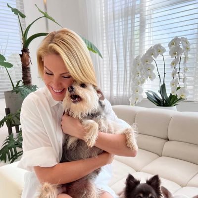 ogeodinka's profile picture. 