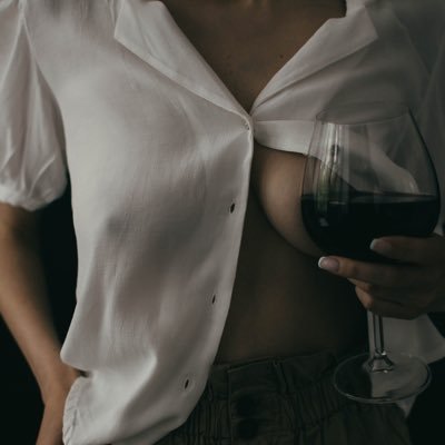 Psycho_Ex_D's profile picture. Writer | Blogger || Why haven't you read my books yet?|| Sapiosexual🧠||Cancer ♋|| Possibly Bisexual|| “You are what you love”|| Kindly buy my books🙏🥹