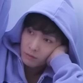 milembb's profile picture. sofreu e sofre até hoje por yuwu