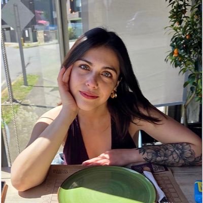 guachaloca's profile picture. Abogada • comunista • por sobre todas las cosas amo a mi gato y a todos los gatos del mundo