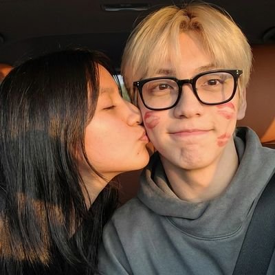 gxxnthgyu's profile picture. 19yo 
🇲🇽 she