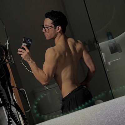 Tu becerrito de confianza  🍼.   Un twink, chaparrito y nalgón 😌🍑 1.60cm 🤓