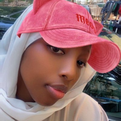 RasheederhB's profile picture. •05.07.2021🕊 Health educator,A teacher and Chef in the making🤭