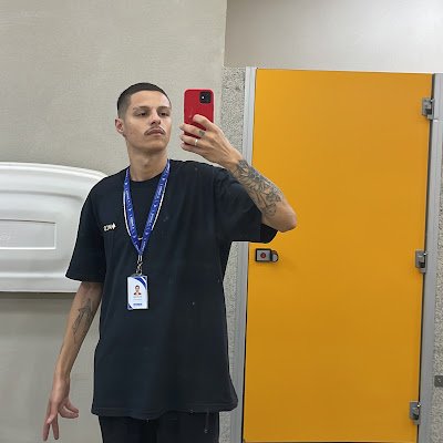 f931603's profile picture. 