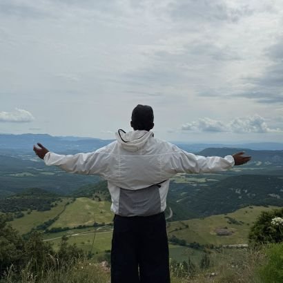 bhutijwarha's profile picture. A simple man living a simple life.