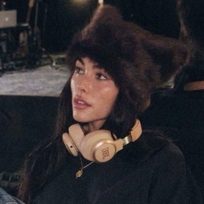 envythesnow_x's profile picture. ⋆.˚ “𝙄 𝙬𝙤𝙣𝙙𝙚𝙧 𝙝𝙤𝙬 𝙢𝙖𝙣𝙮 𝙩𝙝𝙞𝙣𝙜𝙨 𝙮𝙤𝙪 𝙩𝙝𝙞𝙣𝙠 𝙖𝙗𝙤𝙪𝙩 𝙗𝙚𝙛𝙤𝙧𝙚 𝙮𝙤𝙪 𝙜𝙚𝙩 𝙩𝙤 𝙢𝙚..” ⋆˙ ୨ৎ ~locket 1/16 ⋆.˚✉️⋆❄️