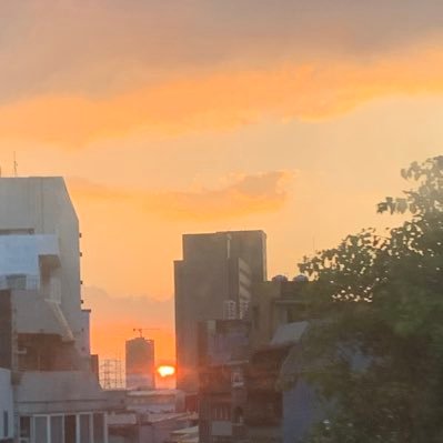 eyheyhyun's profile picture. 嗨囉嗨 英勉強 日超爛  中文是母語 自認語言能力不佳 喜歡三分鐘熱度總是處於推與不退邊緣  因為現生好像變得沒有以前一樣愛補檔也沒有一直被推薦到精華 還算喜歡（？shoto K9 kuro niji EN Luca shu ….  然後覺得會畫畫的人都好厲害🤩