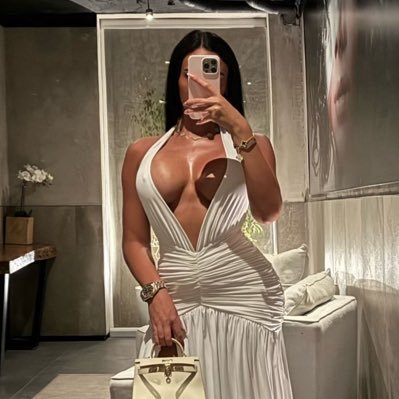 goettinirin__'s profile picture. NO PAY = NO SPEAK | 40€ to speak.. Real meets & Online :  🇩🇪 & 🇨🇭