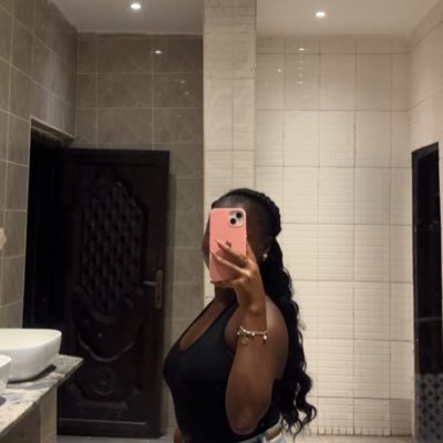 _littlehuman_'s profile picture. 