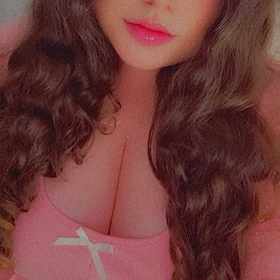 cuteebarbie69's profile picture. Szeretem az erotikát, a szex mindenféle formáját🔥Imádom izgatni a férfiak fantáziáját😈😉Kövess be, ha imádod a nagy cicit és popsit🍒🍑🫣