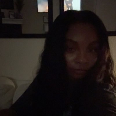 1britiana's profile picture. hell no you can't use my lipgloss.