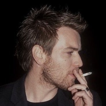 YARAM0DR1C's profile picture. rmcf | udlp. No llores porqué terminó, sonríe porque sucedió. @lukamodric10 🤍🫶🏻