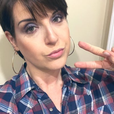 NorthernKeeks's profile picture. The backup account for @SouthernKeeks.