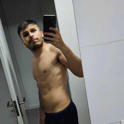 DrLuxen's profile picture. Por ahi me pinta lo atrevido 

Medico 👨‍⚕️
Geek 🤓
Gamer 🎮
Doglover 🐶