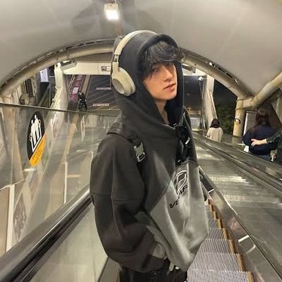 AprilBi9wn's profile picture. Old Account got Sword @Text_Bigwin ⚔️ Please Don't Rerrol 🙏🏻