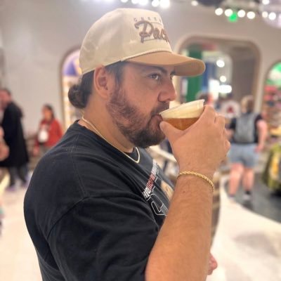 Taylor_Eibe's profile picture. just livin life| Packers, Brewers, Bucks, Badgers, Jayhawks, Oilers