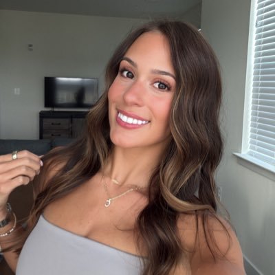 Ava Vandroff athlete profile head shot