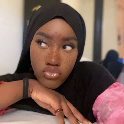 heisenchester's profile picture. petite et d’une fragilité narcissique, j’aime le dixième et son temps à relativité dimensionnelle inter-spatiale