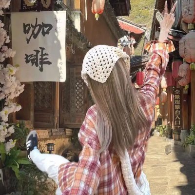 JhuaHenr's profile picture. この騒がしい世界の中で、時々立ち止まり、目を閉じて、深く息を吸い込み、頬を優しく撫でる風を感じ、心の声に耳を傾けます。毎日、私たちは温かな心で生活の中の小さな幸せを迎え、急がず焦らず、愛と希望を胸に、自分だけの明日へと進んでいくのです。